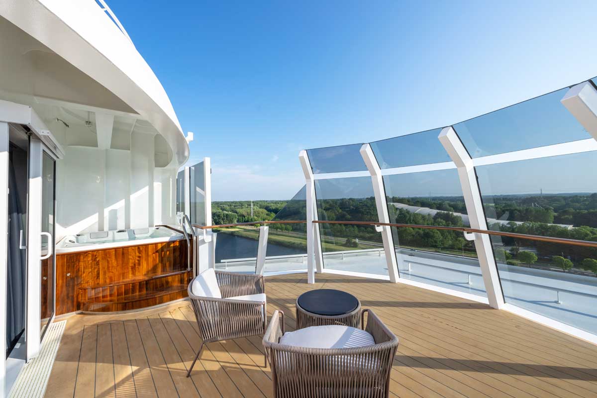 MSC Euribia apartament Yacht Club Royal z whirlpool