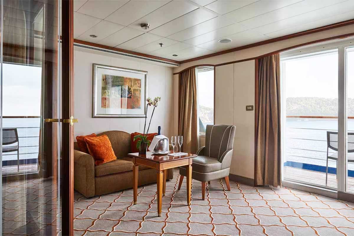 Silver Whisper apartament Medallion