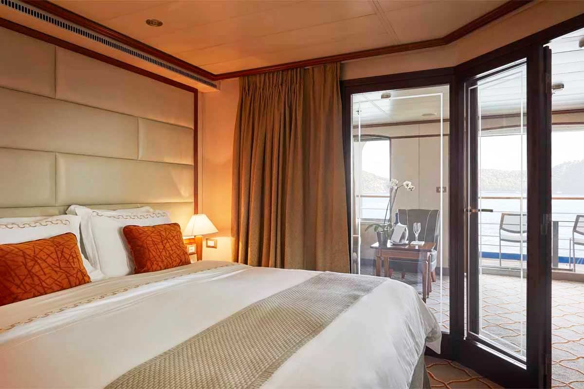 Silver Whisper apartament Medallion