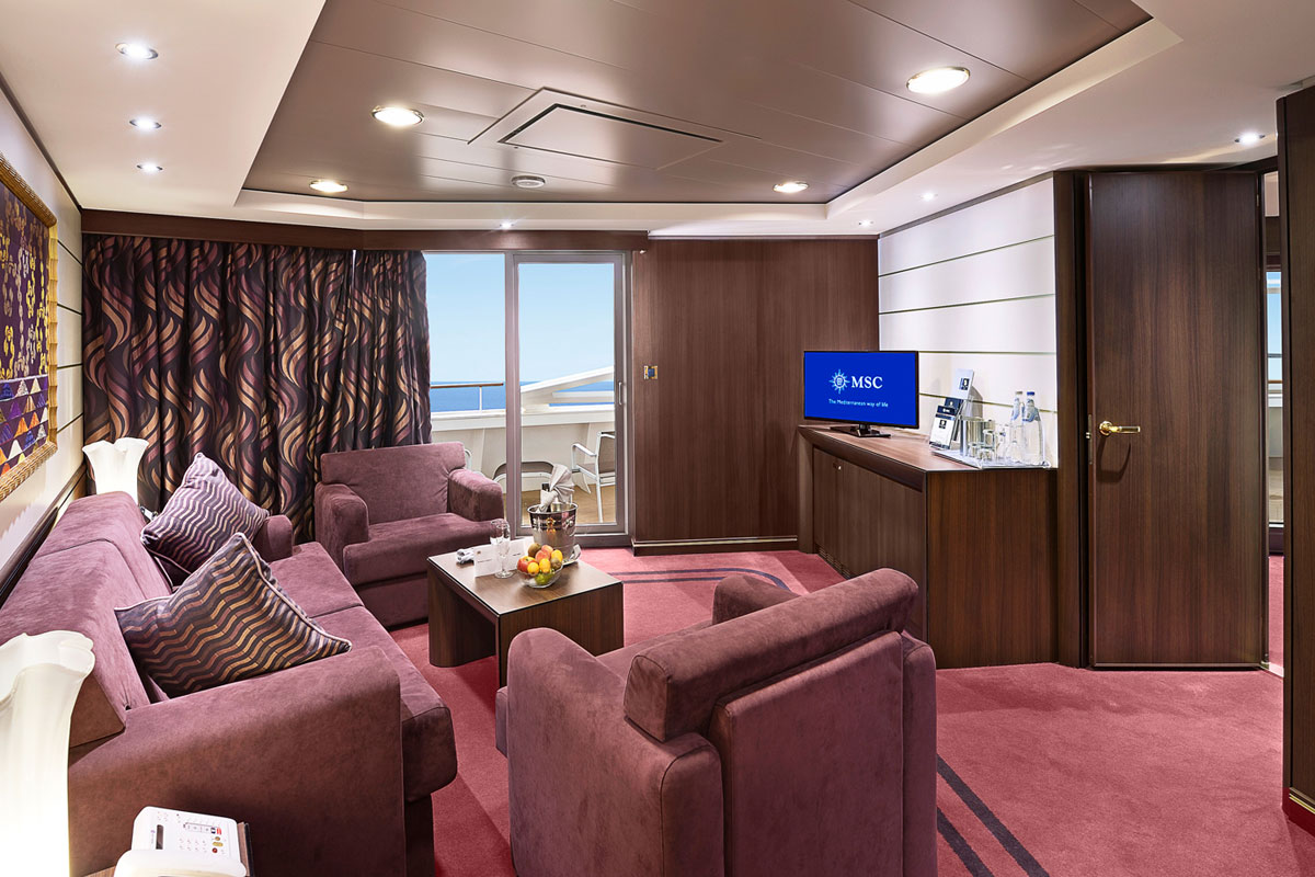 MSC Fantasia apartament Yacht Club Executive and Family Suite with Balcony